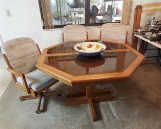 Dining table has 15 3/4 leaf