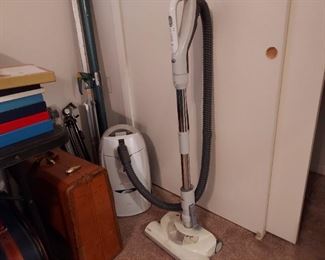 Progressive hepa filter vac