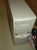Gateway Desktop Computer with Soon to Be Windows 7 loaded on it.