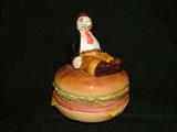 Here's a Mr. Wimpy getting dizzy sitting atop his burger as the music (Popeye the Sailor Man, of Course) plays!