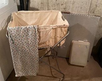 Metal laundry basket