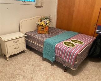 Bassett full size bed and frame Nightstand