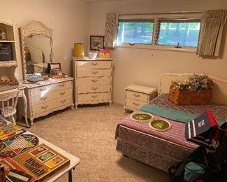 Full size bedroom set basset furniture