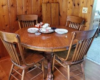 Beautiful oak kitchen table dining table pedestal table
