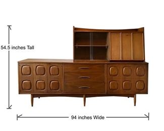 478 Broyhill Sculptra Credenza Detail 1