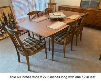 479 Broyhill Sculptra Table and Chairs Detail 1