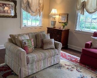 Sleeper sofa in attractive stripe 