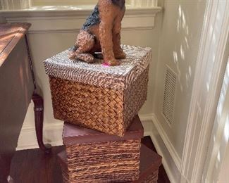 Lots of wicker boxes 