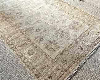 Ivory and Beige Area Rug - 6' x 9'