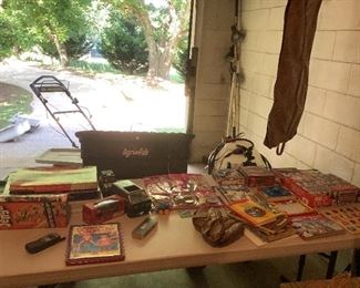 Kids toys, games, books and puzzles