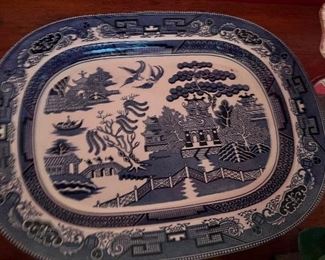 Blue willow large platter!   OLD and no chips!