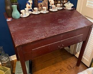 Primitive drafting desk