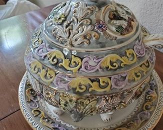 formal soup tureen