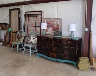 Note: client has removed the triple dresser from the sale but all other items are there