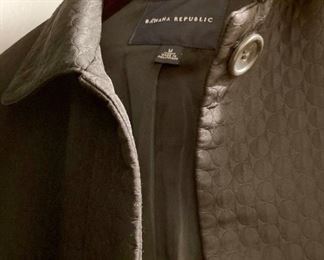 Designer and casual women's clothing, including Synergy Organic, Nahdree, Studio by Searle, Banana Republic, Brooks Brothers, Ralph Lauren, Meyer's, Izod, Tommy Hilfiger, The North Face, Lilly Pulitzer, L.L. Bean, Moulinette Souers, The Limited, J. Crew, Limited Express and many more!