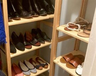 Women's shoes: dress shoes, sandals, flip-flops, sneakers, boots and more! Chanel, Coach, Ralph Lauren and Anne Klein to name a few.