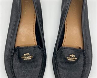 Women's shoes: dress shoes, sandals, flip-flops, sneakers, boots and more! Chanel, Coach, Ralph Lauren and Anne Klein to name a few.