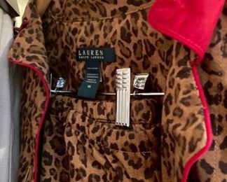 Designer and casual women's clothing, including Synergy Organic, Nahdree, Studio by Searle, Banana Republic, Brooks Brothers, Ralph Lauren, Meyer's, Izod, Tommy Hilfiger, The North Face, Lilly Pulitzer, L.L. Bean, Moulinette Souers, The Limited, J. Crew, Limited Express and many more!