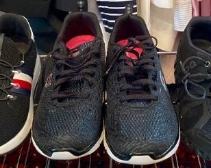 Women's shoes: dress shoes, sandals, flip-flops, sneakers, boots and more! Chanel, Coach, Ralph Lauren and Anne Klein to name a few.