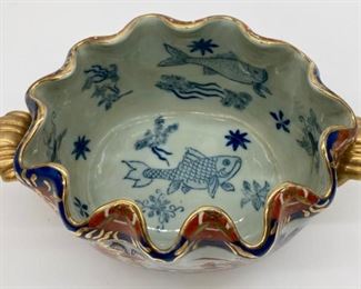 Vintage United Wilson ruffle rim fish bowl