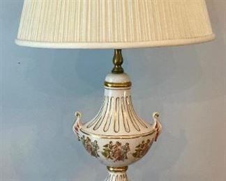 Vintage Victorian figural urn lamp