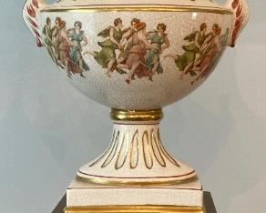 Vintage Victorian figural urn lamp