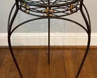 Fleur de Lis metal plant stand