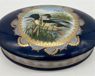 Imperial porcelain trinket box