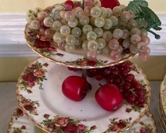Royal Albert Old Country Roses 3-tier server