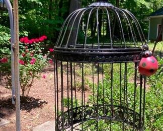 Metal bird cage