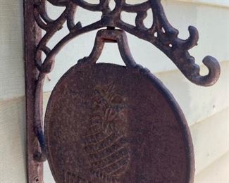 Metal outdoor pineapple welcome sign