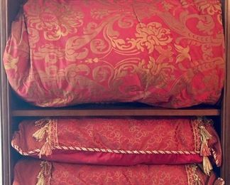 Comforter set with throw pillows