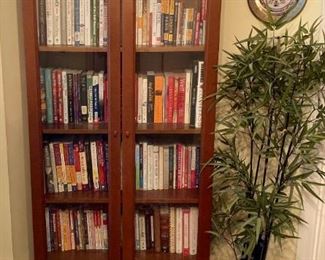 Loads of books: Self-help, reference books, DIY books, non-fiction, biographies, fiction