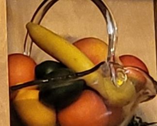 Glass baskets
Plastic faux fruit
