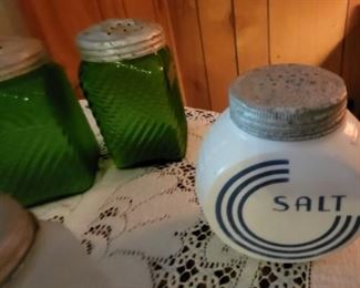 Vitrock salt and pepper