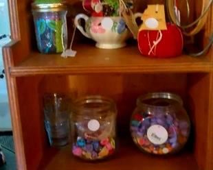 Vintage sewing notions