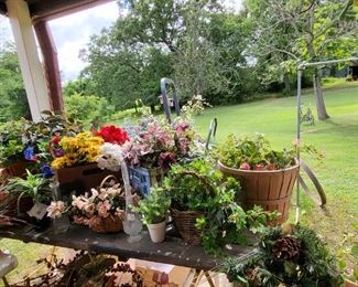 Floral arrangements
Flowers