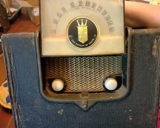 Vintage pop up radio