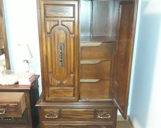 Bedroom furniture 
Chest with drawers