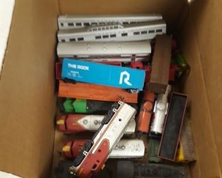 Engines and train cars HO scale
