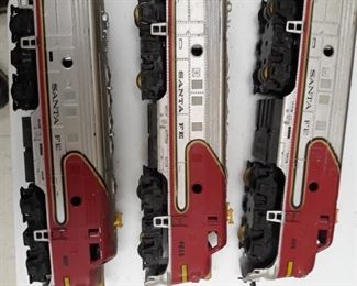 Santa Fe 4015 engines HO scale