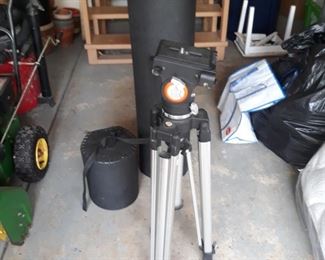 Heavy duty Video tripod with travel case