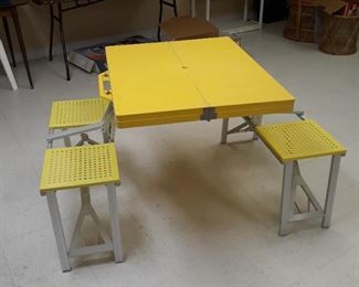 Fold out and up childs picnic set