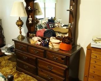 Dresser with mirror 