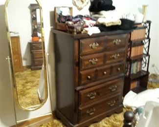 Chest of drawers
