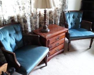 Cozy side chairs
And side table with lamp