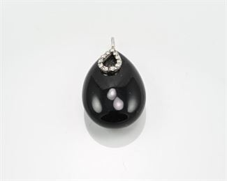 Diamond pave & onyx pendant