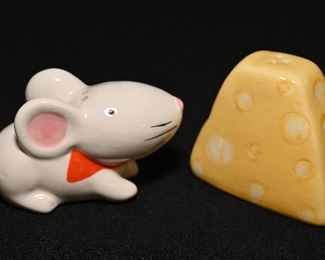 Salt & pepper shakers