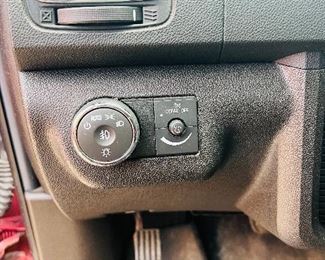 2012 GMC Arcadia Denali AWD 6 Cylinder D 3.6L
116,148 Miles
$12,800
MM accepts all bids on vehicles during sale hours. If financing is required, you must be pre-approved. MM accepts cashiers check, cash & financing.