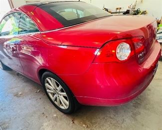 2007 Volkswagen Eos 4 Cylinder 2.0L FI Turbo
2.0T Hard Top Convertible 2D
Mileage 66,105
$6,000